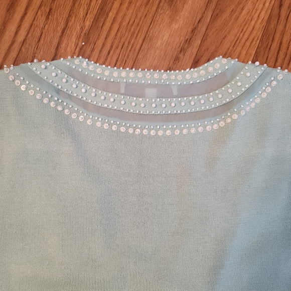 LOWEST PRICE Lightweight sweater w stunning detail - Picture 12 of 15